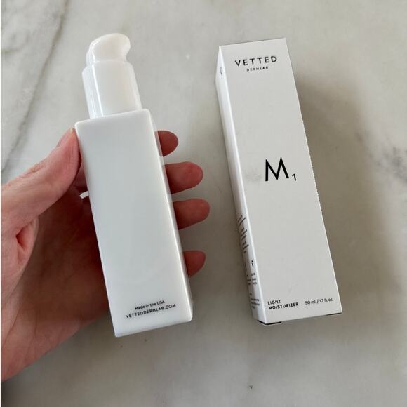 Vetted Dermlab M1 Light Moisturizer 1.7 fl oz - Picture 2 of 2